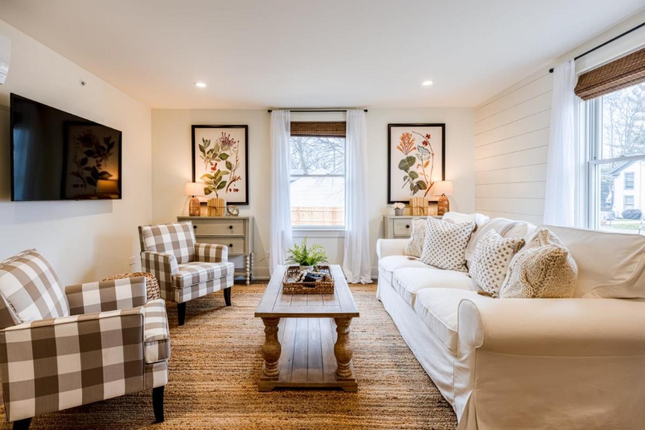 Downtown Luxury Farmhouse Apartment #4 웨스트던디 외부 사진