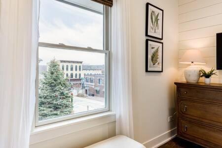 Downtown Luxury Farmhouse Apartment #4 웨스트던디 외부 사진