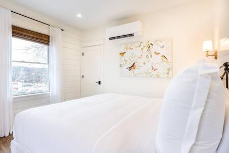 Downtown Luxury Farmhouse Apartment #4 웨스트던디 외부 사진